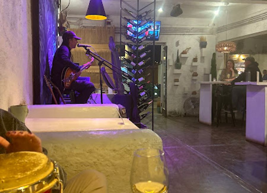 Experience the best of local cuisine and vibrant nightlife at Karaván Restobar in San Pedro de Atacama, where exceptional flavors meet a lively atmosphere.