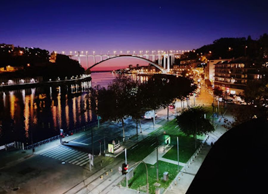 Experience breathtaking views and exquisite cuisine at Douro Sky Lounge, Porto's premier rooftop destination for unforgettable moments.