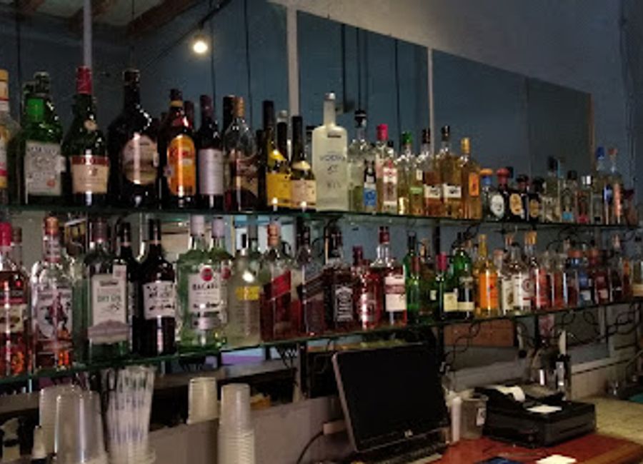 Experience the vibrant nightlife at La Adelita, a must-visit bar in San Miguel de Allende offering exquisite drinks and a lively atmosphere.