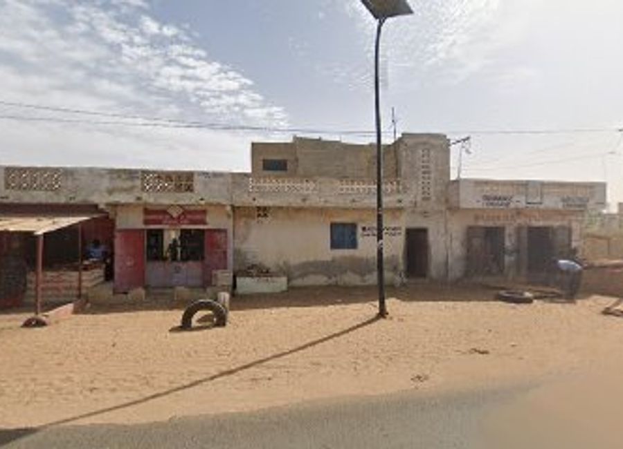 Experience the vibrant local culture and delightful beverages at Bar chez Pascal in Joal Fadiouth, a perfect blend of relaxation and authenticity.