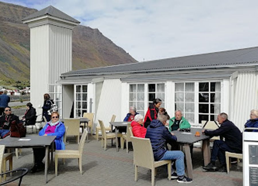 Discover the flavors of Ísafjörður at Edinborg Bistro, where local ingredients meet culinary artistry in a cozy setting.