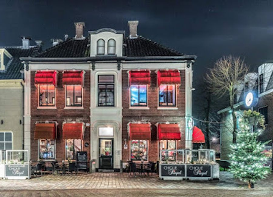 Discover the culinary artistry of Chique en Simpel in Lisse, where traditional Dutch flavors meet contemporary dining in a charming setting.