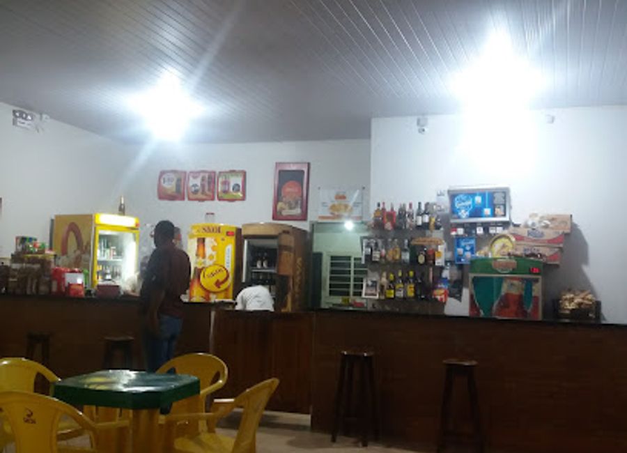 Discover the lively ambiance and refreshing drinks of Escritorio Bar in Chapada dos Guimarães, a perfect spot for relaxation and socializing.