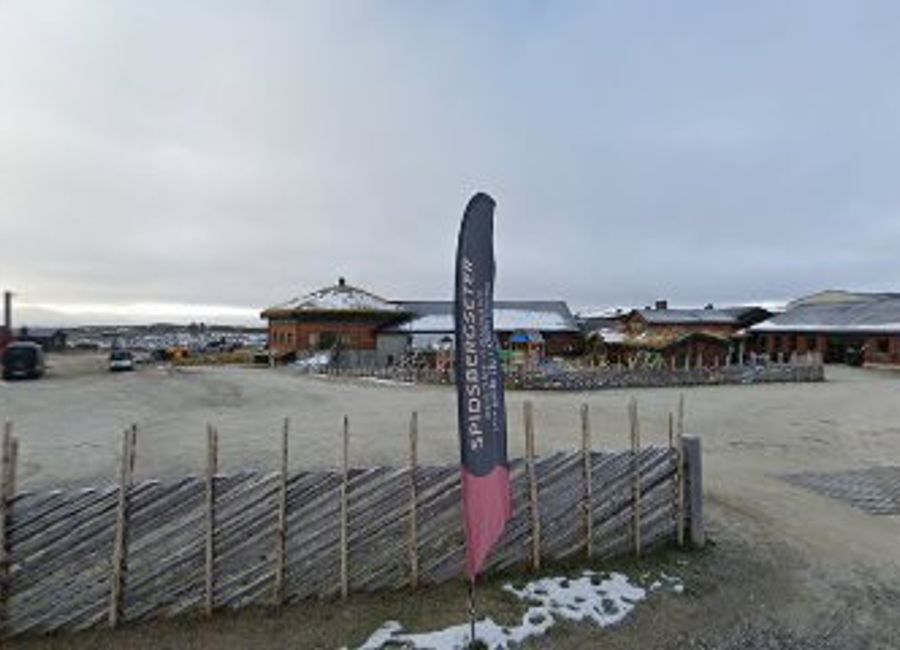 Experience authentic Norwegian culture at Aquavitfjøset Spidsbergseter, a charming bar offering local aquavit and stunning views in Venabygd.