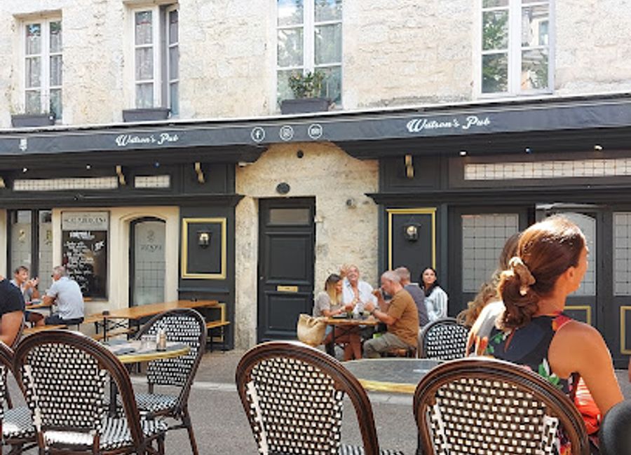 Discover the flavors of Périgueux at Watson's Pub, where brasserie dining meets a lively pub atmosphere, perfect for tourists and locals alike.