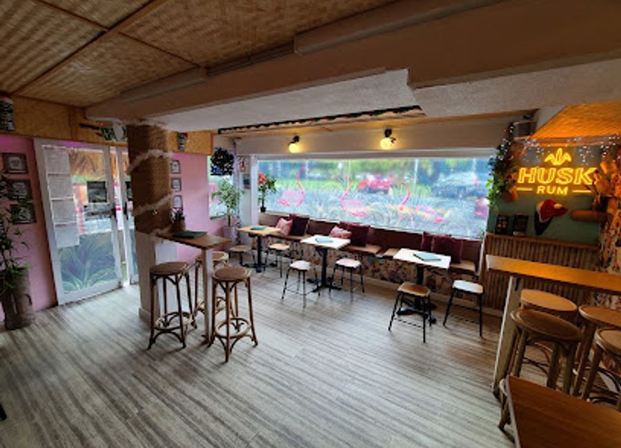 Unwind in a tropical paradise at Flamingos Tiki Bar, where expertly crafted cocktails and a vibrant atmosphere await you in Cairns City.