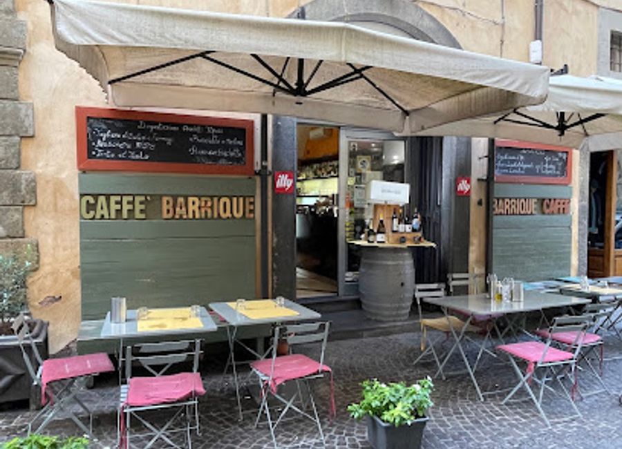 Discover the flavors of Italy at Caffè Barrique, a charming bistro and bar in Orvieto, offering delightful pizzas and local wines.