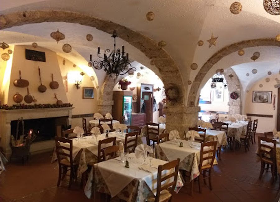 Experience authentic Italian cuisine at Ristorante alle vecchie arcate in Pescasseroli, a must-visit for food lovers seeking traditional flavors.