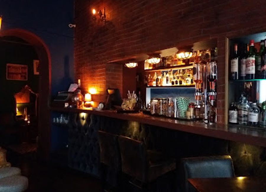 Discover Bitter Bar in Florence – where inventive cocktails and a lively atmosphere create an unforgettable night out.