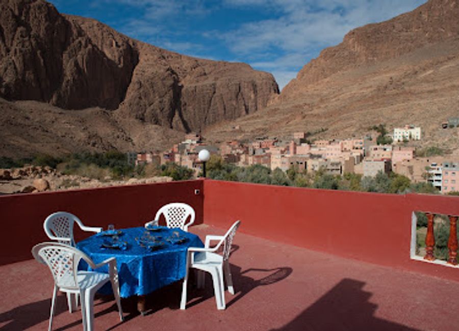 Experience the authentic flavors of Morocco at Restaurant les Jardins de Todgha, nestled in the stunning Todgha Gorges of Tinghir.