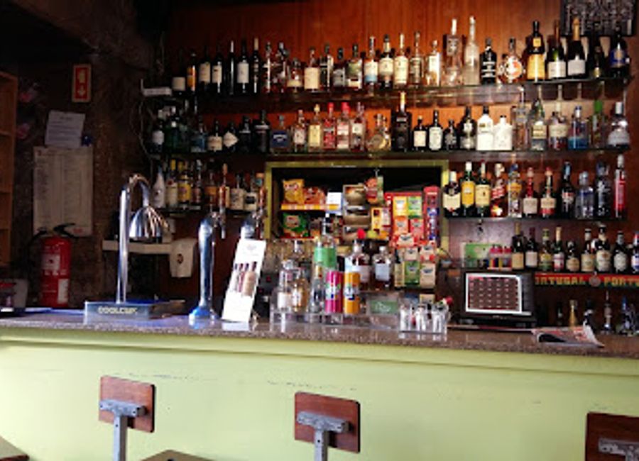 Experience the vibrant atmosphere of S.A. Bar Galeria in Ponte de Lima, where local culture meets delightful drinks in a cozy setting.