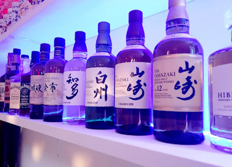 Discover the heart of Tottori's nightlife at BAR ROUTE 53, where delicious drinks and vibrant atmosphere await you.