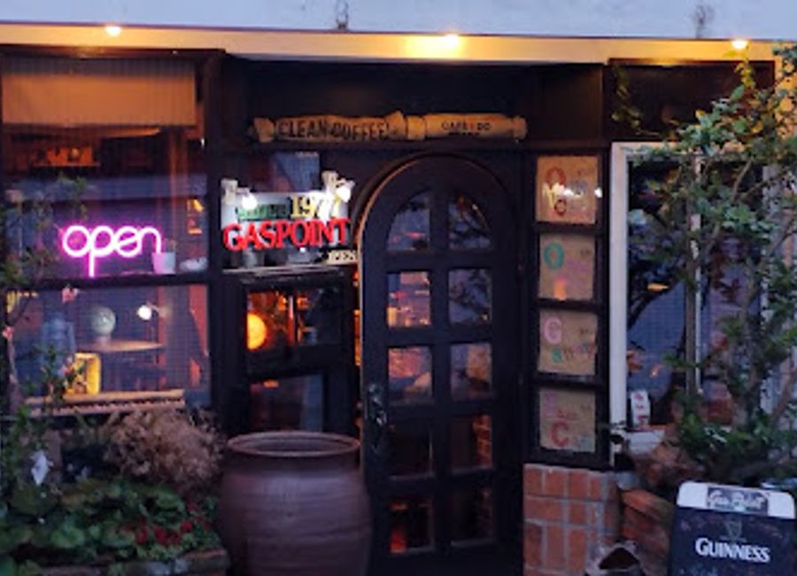 Experience the cozy charm of Gaspoint, Yakushima's beloved café and bar, offering homemade curry and an extensive beverage selection.