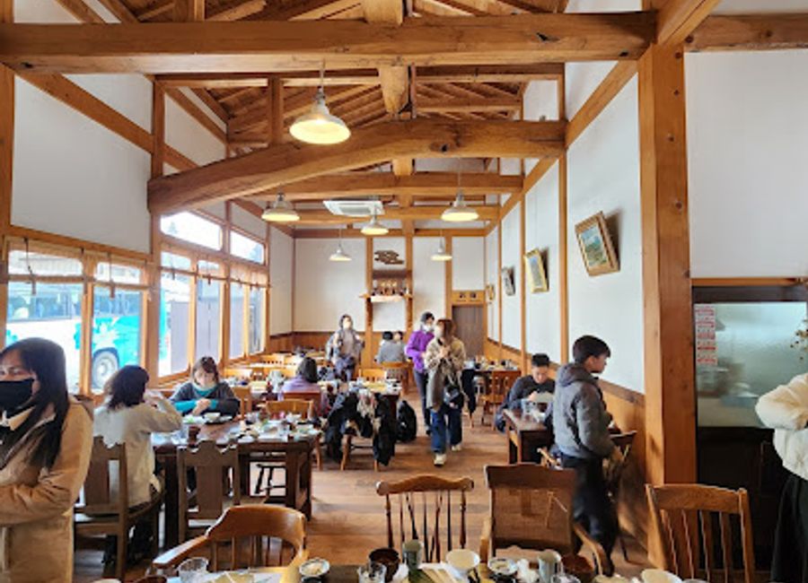 Discover Koshiyama in Shirakawa for authentic soba noodles and unique antiques, a perfect blend of culinary delight and cultural charm.