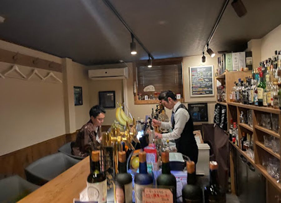 Discover the essence of fine drinking at Bar Dram in Kyoto, where premium spirits and a cozy atmosphere await.