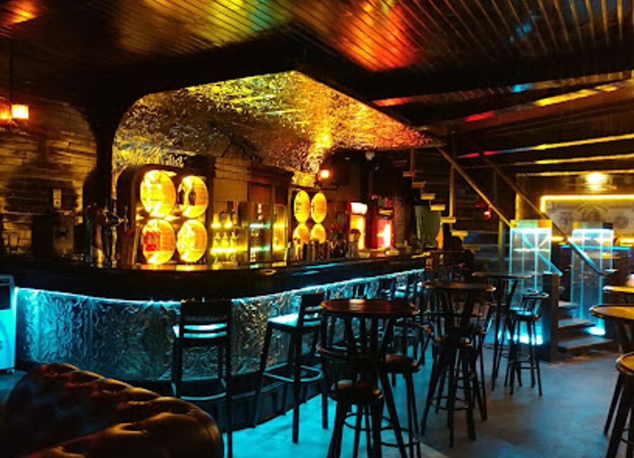 Experience the vibrant nightlife of Buôn Ma Thuột at 420 Pub, where great drinks and lively entertainment await.