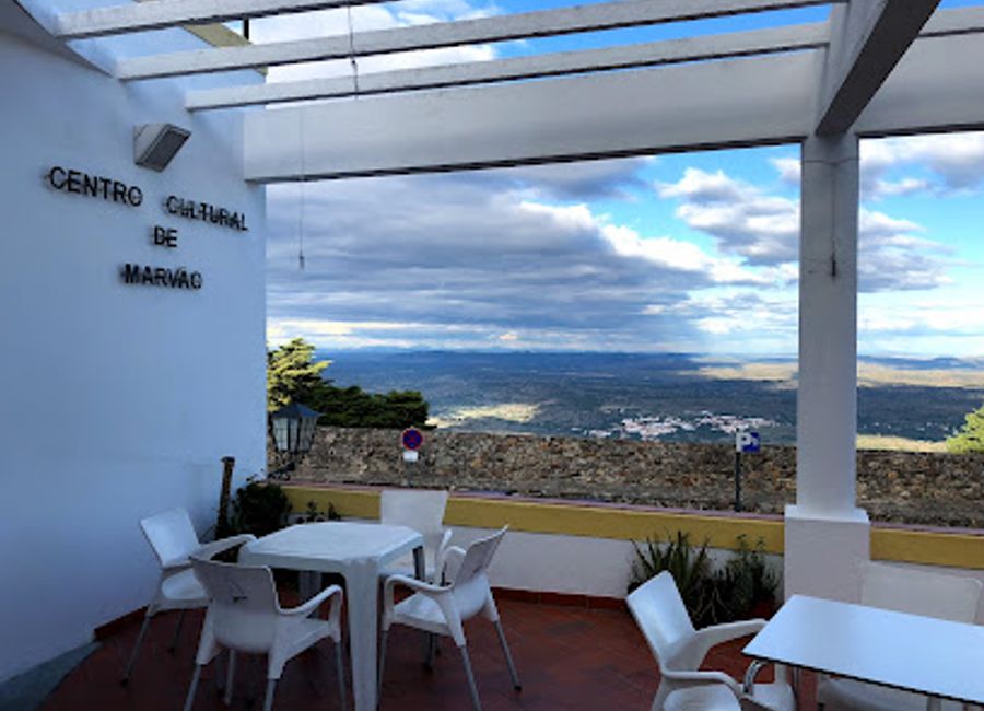 Discover the charm of Natural Bar in Marvão, where crafted cocktails and local cuisine meet stunning views and a welcoming atmosphere.