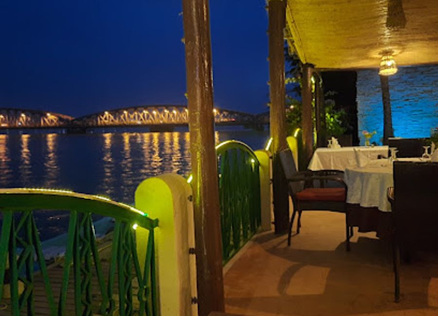 Discover the vibrant nightlife of St. Louis at NPA Lounge Bar, where cocktails, music, and dancing create unforgettable moments.