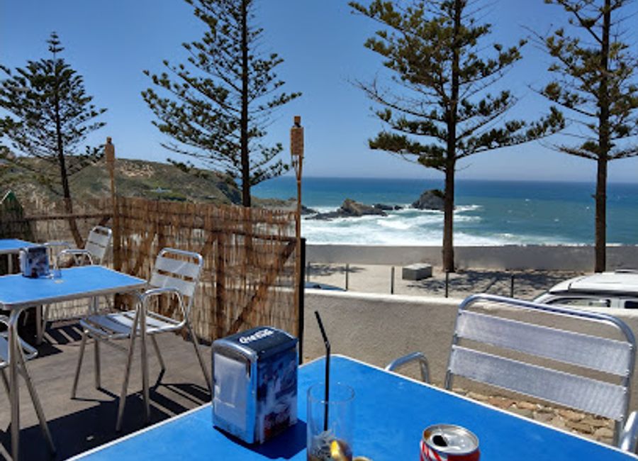 Experience the flavors of Portugal at Sunset Café, a cozy café in Zambujeira do Mar offering a menu rich in local and international dishes.