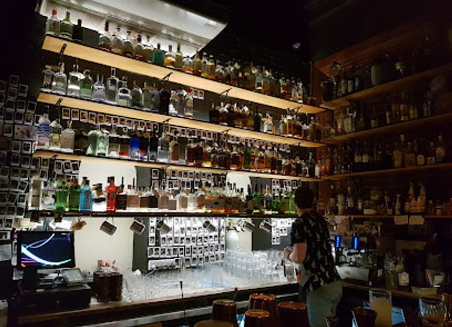 Discover Hooch and Fellow, the vibrant bar in Townsville City, offering a dynamic atmosphere and a diverse selection of quality drinks.