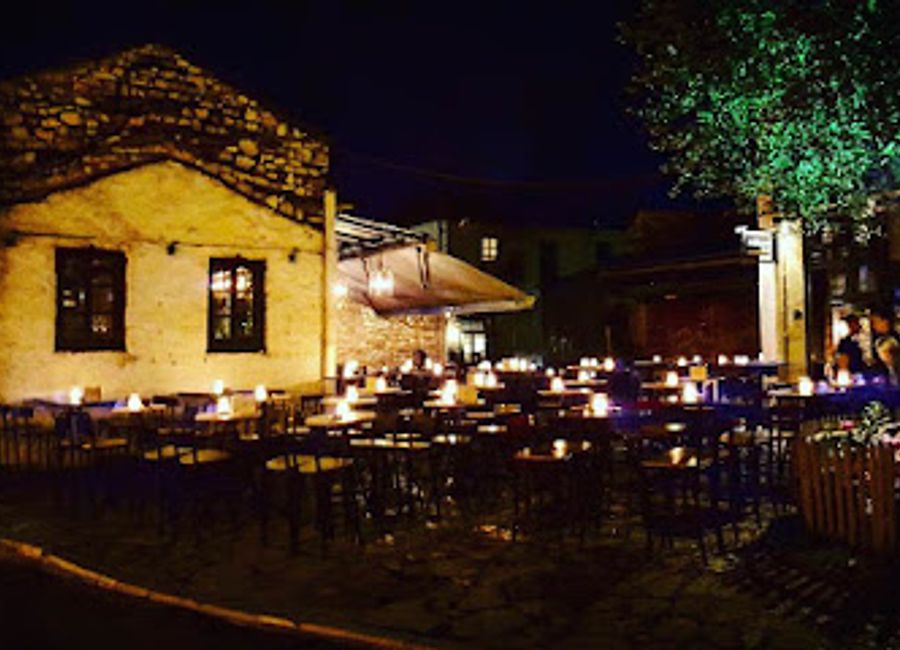 Discover Blue Gin, Ioannina's top cocktail bar, where innovative drinks and a vibrant atmosphere come together for an unforgettable nightlife experience.