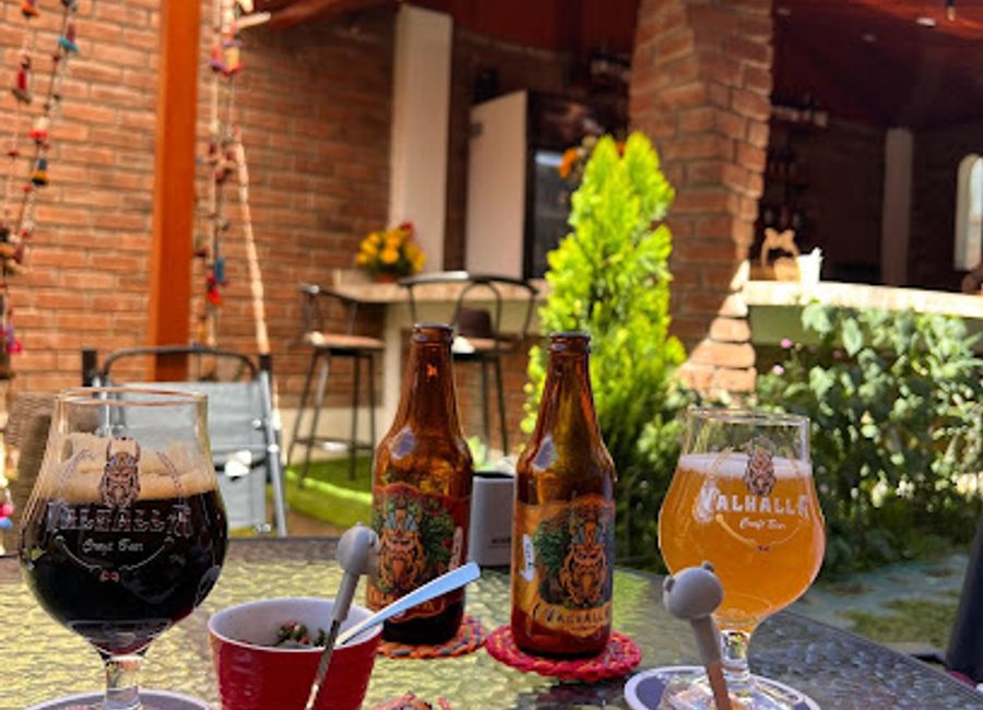 Explore the Craft Beer House in Carhuaz for a delightful selection of local brews and a vibrant atmosphere perfect for relaxation and fun.