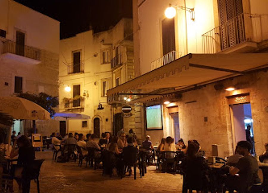 Discover the perfect blend of local wines and gourmet sandwiches at Bobos Wine Bar, a must-visit in the heart of Putignano, Italy.