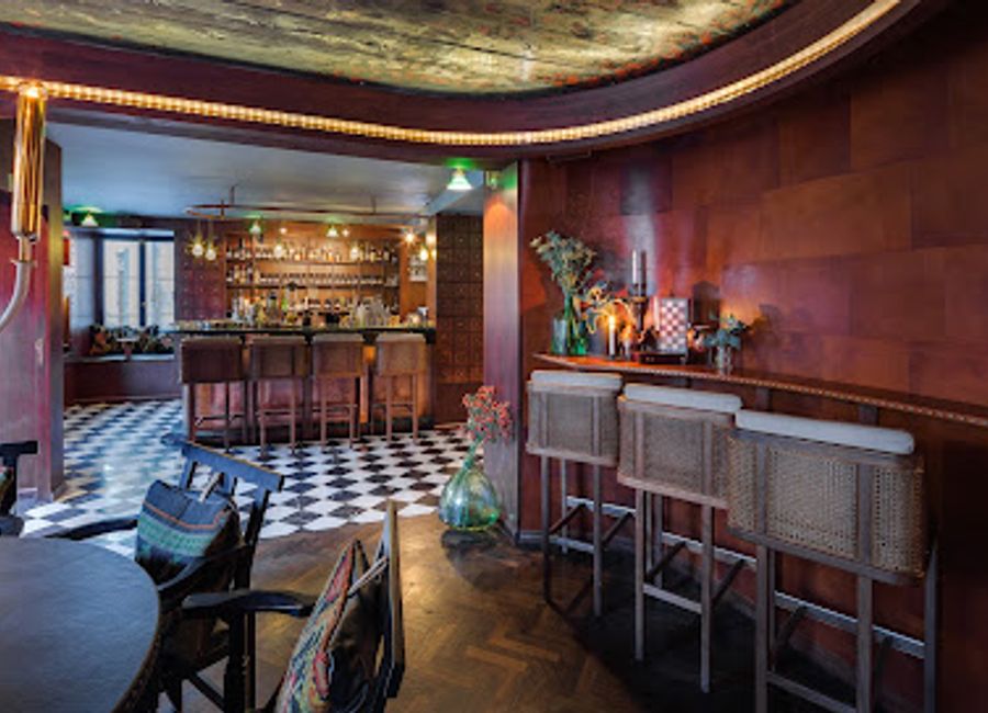 Discover Pharmarium in Stockholm for an unforgettable cocktail experience that blends history, artistry, and unique flavors in every glass.