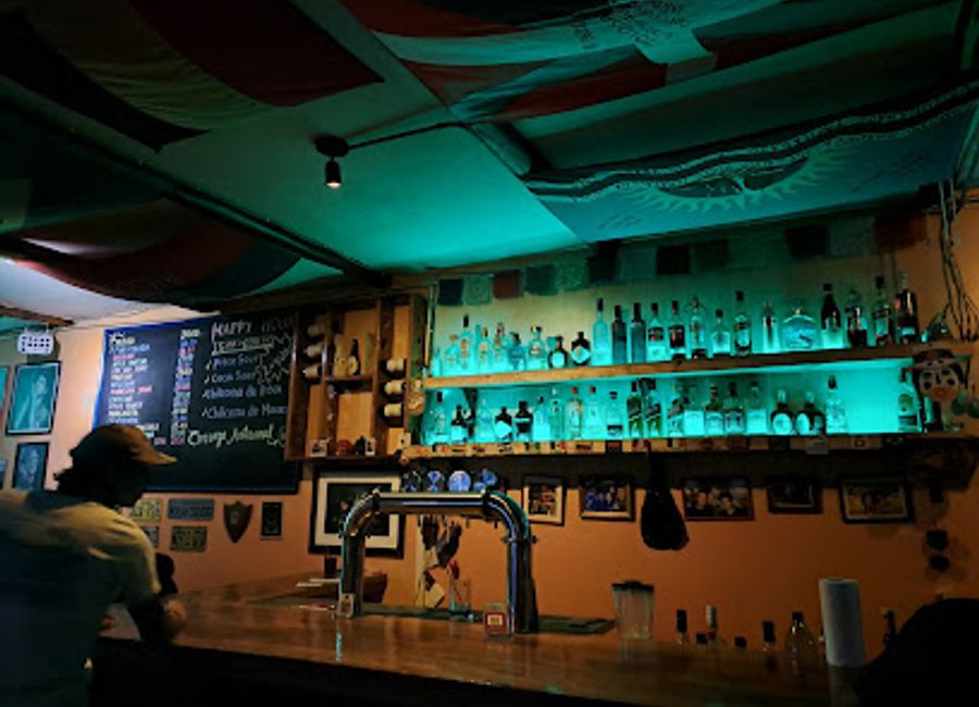 Discover BonusTrack Huaraz Bar: A lively hotspot where locals and travelers gather for unforgettable nights filled with music, drinks, and camaraderie.