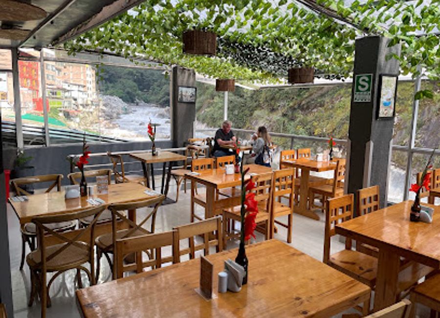Discover the best of Peruvian cuisine and craft beer at Mapacho Craft Beer Restaurant in Cusco, where every dish tells a story.