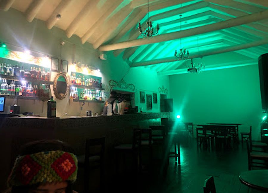 Experience the vibrant flavors of Cusco at Barroco Chill Restobar, where tradition meets modern gastropub culture in a lively atmosphere.