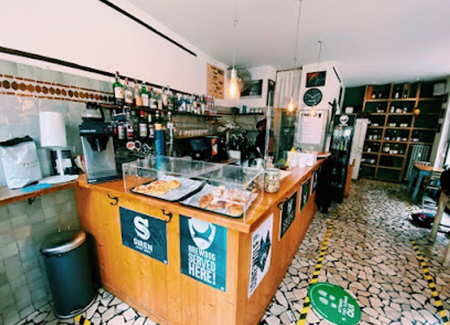 Experience the vibrant nightlife of Ravenna at Fargo, a cocktail bar where creativity and local charm meet in a lively atmosphere.