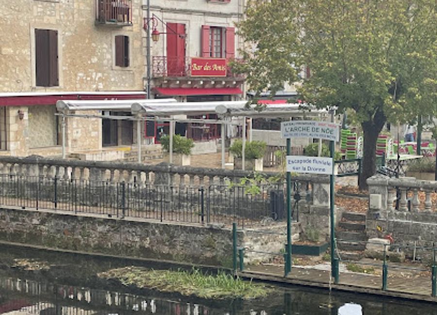 Experience the heart of Brantôme at Bar Des Amis, where fine food and drinks meet warm French hospitality in a charming setting.