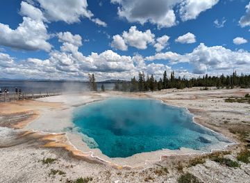 montana/yellowstone-national-park