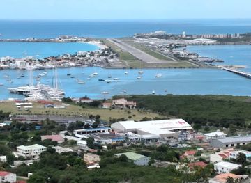 sint-maarten/cole-bay