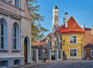 estonia/tallinn-old-town