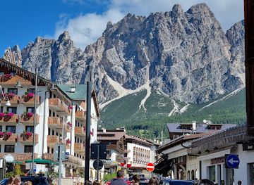 italy/cortina-d-ampezzo