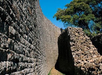 zimbabwe/great-zimbabwe-national-monument