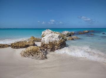turks-and-caicos-islands/leeward-beach