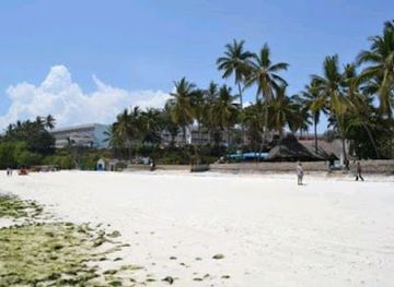 kenya/mombasa-beach