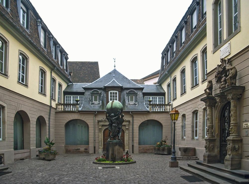 File:Bartoldi-Museum.JPG - Wikimedia Commons