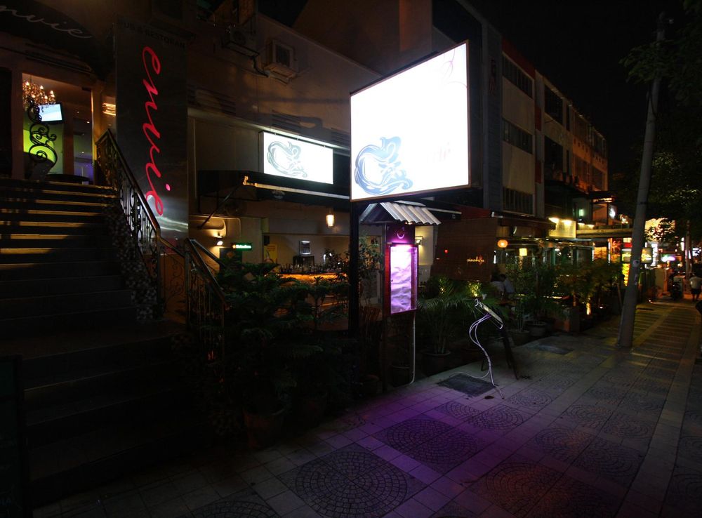 File:Night in Changkat Bukit Bintang1.jpg - Wikimedia Commons