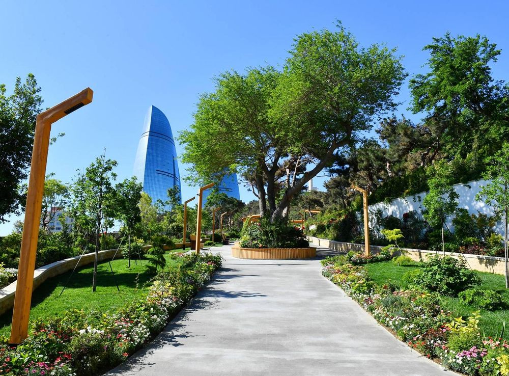 File:Ilham Aliyev viewed conditions created in newly created “Chambarakand”  park in Baku 13.jpg - Wikimedia Commons