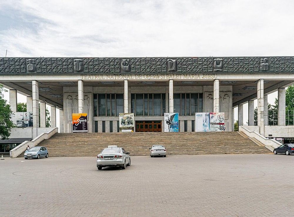 File:Teatrul National de Opera si Balet Maria Biesu, Chisinau, Moldova  Maria Biesu Opera Theatre, Chisinau, Moldova (49512942998).jpg - Wikimedia  Commons