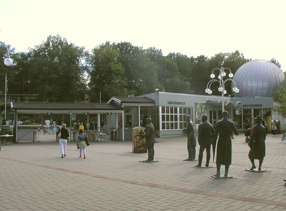 File:Parken Zoo entrance.JPG - Wikimedia Commons