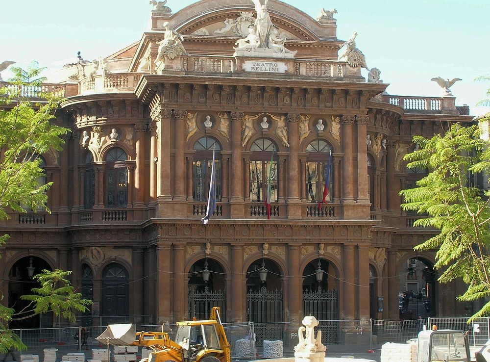 File:TeatroMassimo2CT.JPG - Wikimedia Commons
