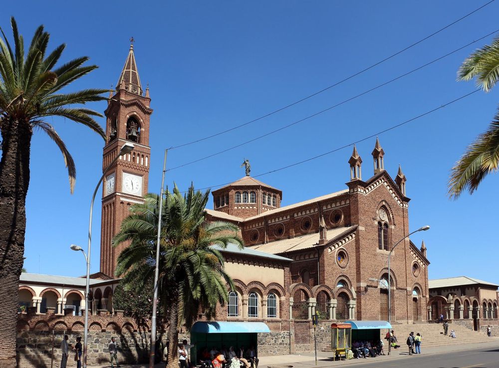 File:Asmara, cattedrale cattolica, 01.JPG - Wikimedia Commons