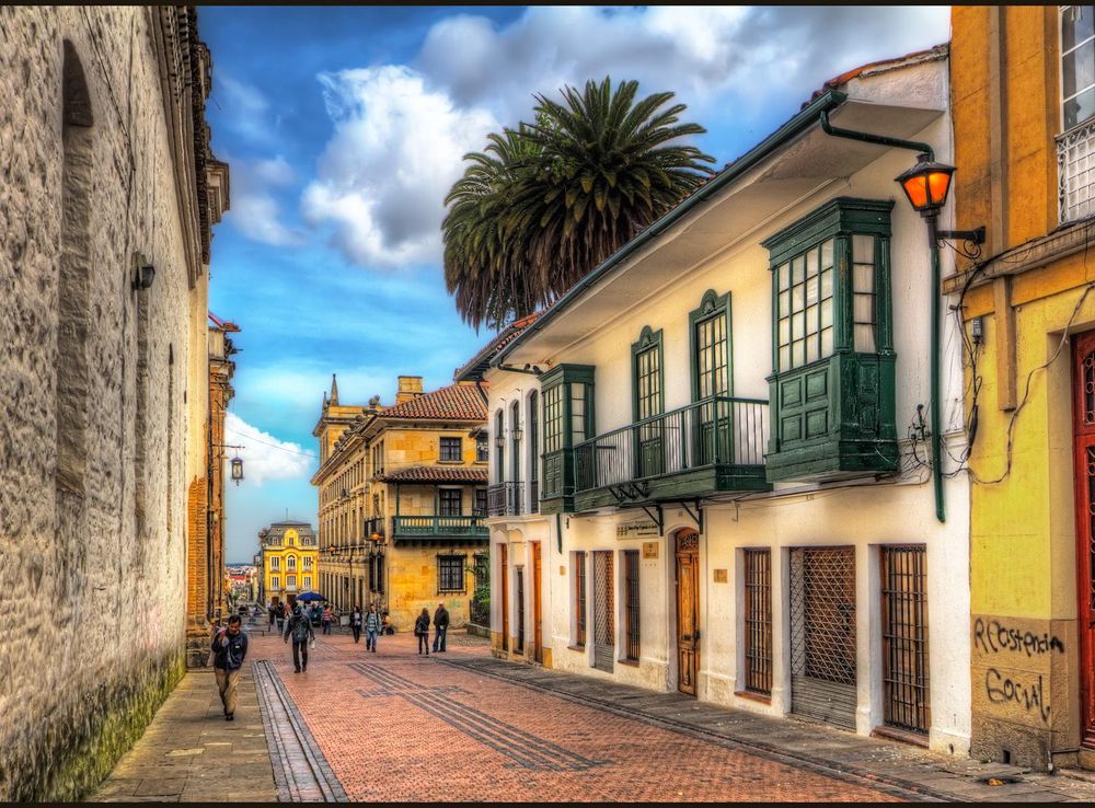Archivo:La Candelaria, Bogota, Colombia (5785130118).jpg - Wikipedia, la  enciclopedia libre