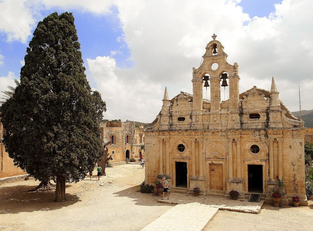 File:Arkadi monastery-2.jpg - Wikimedia Commons