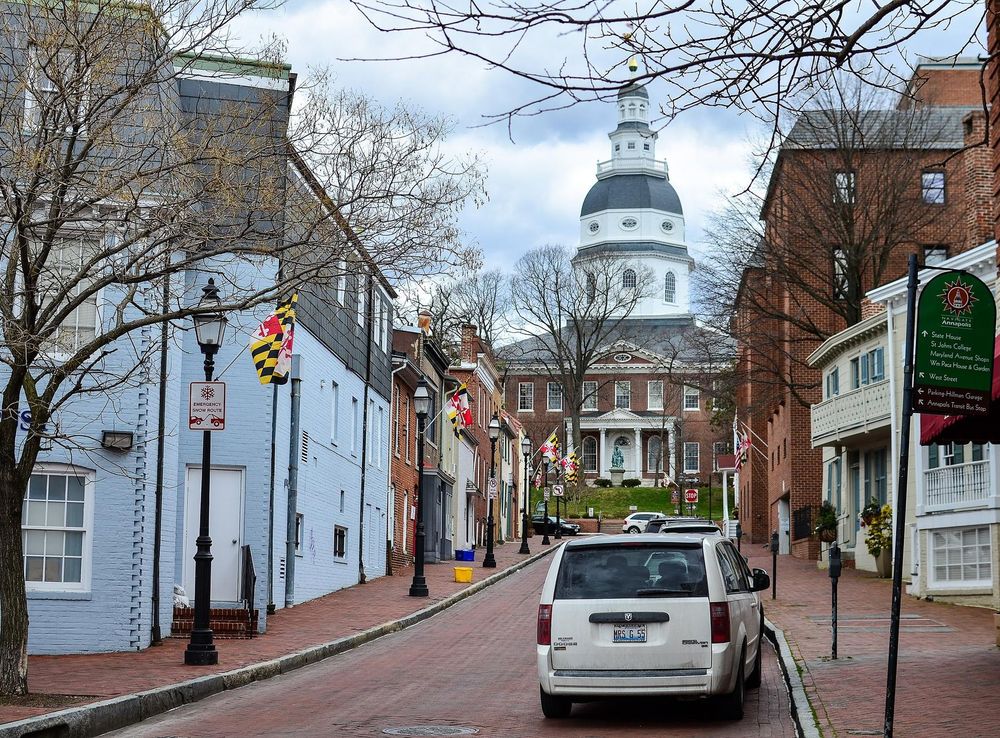 File:Annapolis, Maryland - view of Maryland State House from Francis Street  2013.jpg - Wikimedia Commons